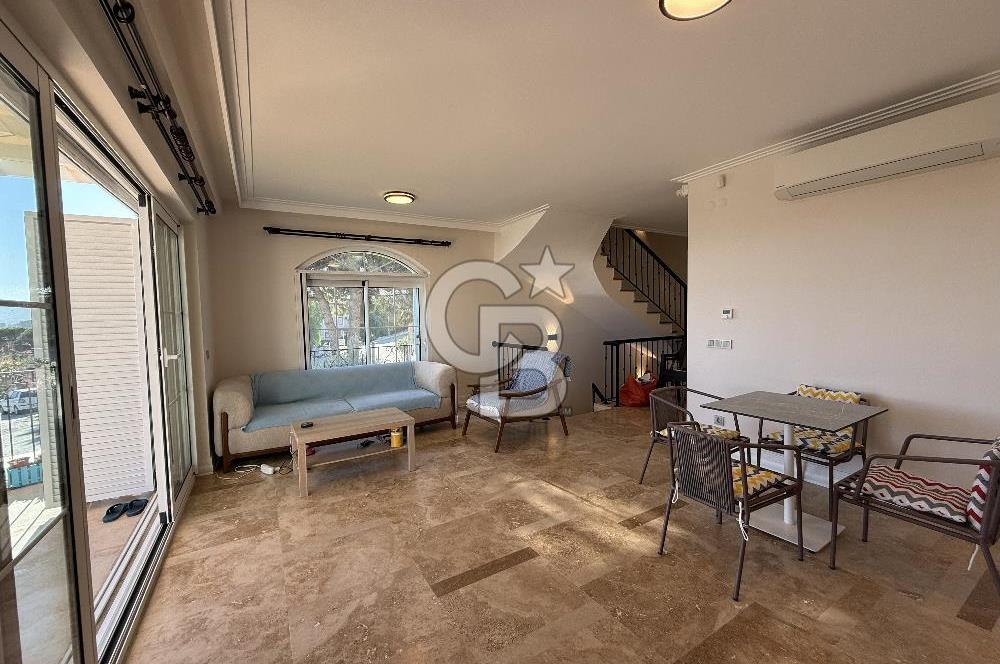 Urla İskele'de Denize 100 m 3+2 Satılık Villa