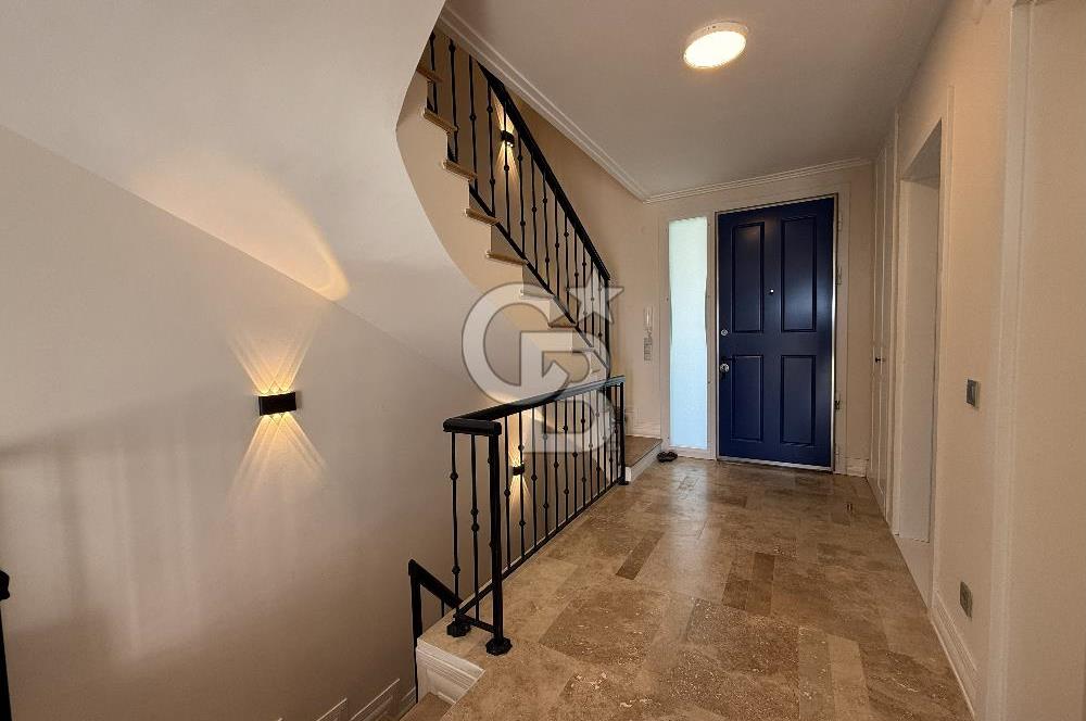 Urla İskele'de Denize 100 m 3+2 Satılık Villa