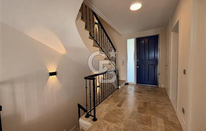 Urla İskele'de Denize 100 m 3+2 Satılık Villa