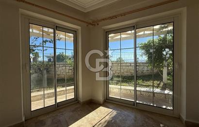 Urla İskele'de Denize 100 m 3+2 Satılık Villa