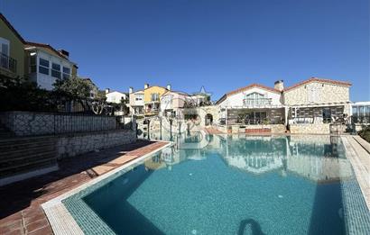 Urla İskele'de Denize 100 m 3+2 Satılık Villa