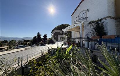 Urla İskele'de Denize 100 m 3+2 Satılık Villa