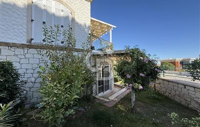 Urla İskele'de Denize 100 m 3+2 Satılık Villa