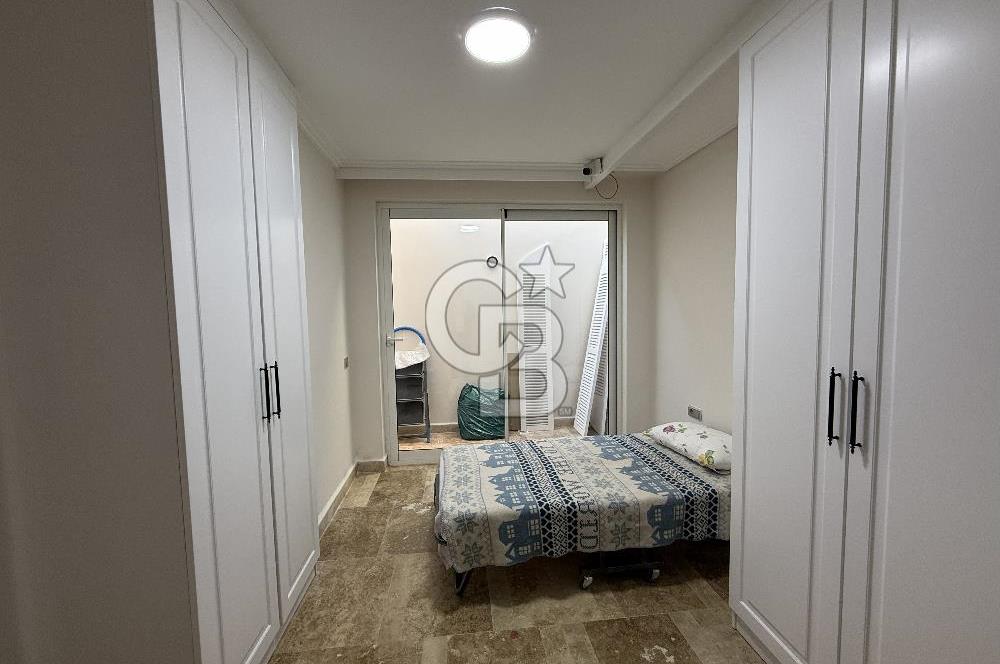 Urla İskele'de Denize 100 m 3+2 Satılık Villa