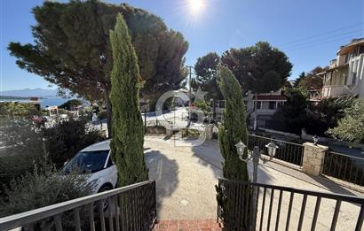 Urla İskele'de Denize 100 m 3+2 Satılık Villa