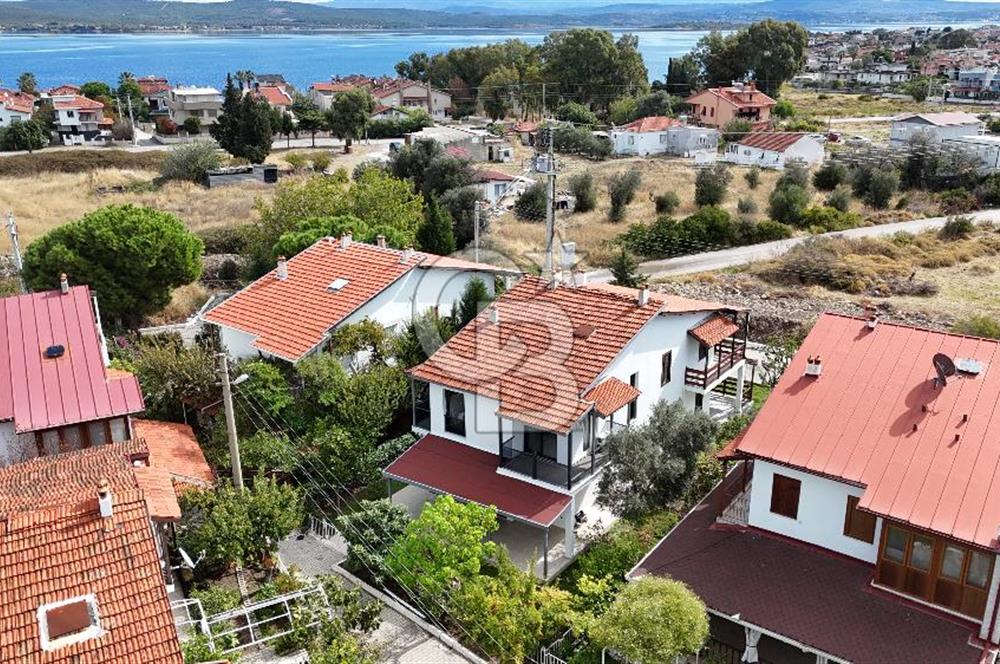 URLA GÜLBAHÇE'DE SİTE İÇİNDE 3+1 SATILIK DUBLEKS VİLLA