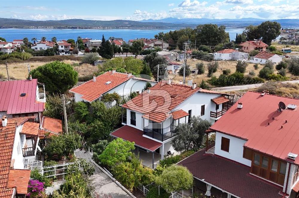 URLA GÜLBAHÇE'DE SİTE İÇİNDE 3+1 SATILIK DUBLEKS VİLLA