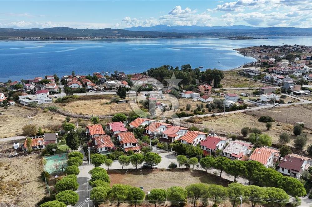 URLA GÜLBAHÇE'DE SİTE İÇİNDE 3+1 SATILIK DUBLEKS VİLLA