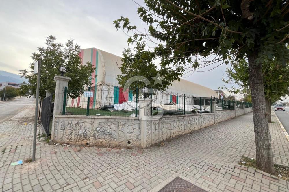 Bereketler Mahallesi'nde Cadde Üzeri Satılık Ticari Spor Tesisi