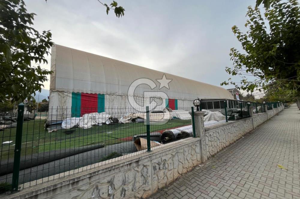 Bereketler Mahallesi'nde Cadde Üzeri Satılık Ticari Spor Tesisi