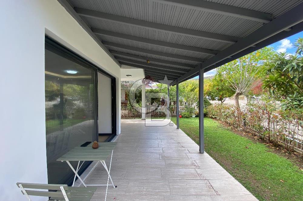 URLA GÜLBAHÇE'DE SİTE İÇİNDE 3+1 SATILIK DUBLEKS VİLLA