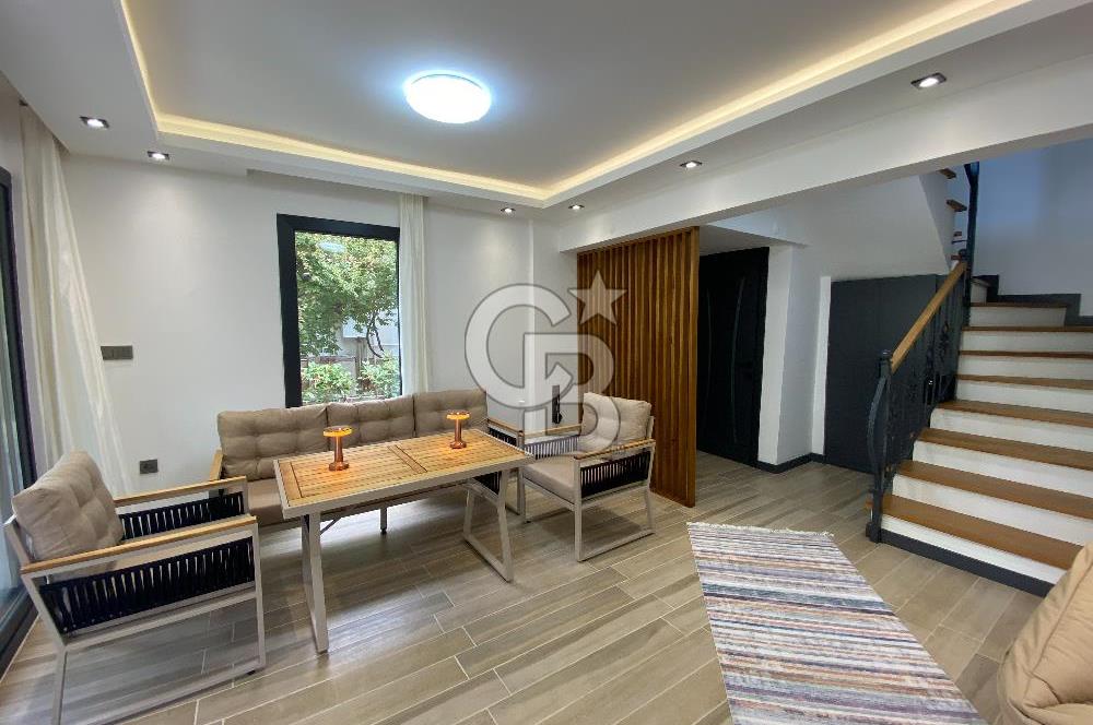 URLA GÜLBAHÇE'DE SİTE İÇİNDE 3+1 SATILIK DUBLEKS VİLLA