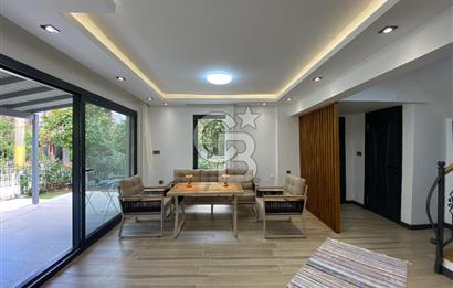 URLA GÜLBAHÇE'DE SİTE İÇİNDE 3+1 SATILIK DUBLEKS VİLLA