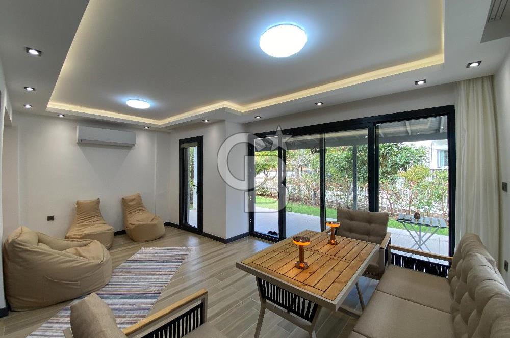 URLA GÜLBAHÇE'DE SİTE İÇİNDE 3+1 SATILIK DUBLEKS VİLLA