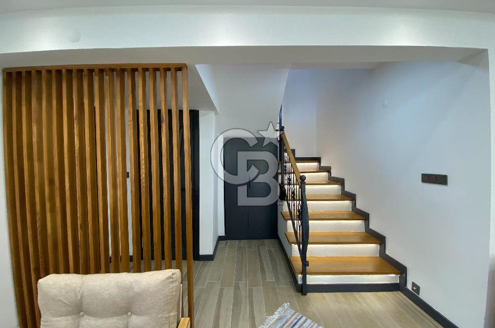 URLA GÜLBAHÇE'DE SİTE İÇİNDE 3+1 SATILIK DUBLEKS VİLLA