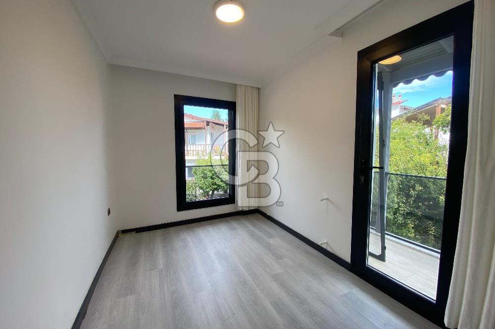 URLA GÜLBAHÇE'DE SİTE İÇİNDE 3+1 SATILIK DUBLEKS VİLLA