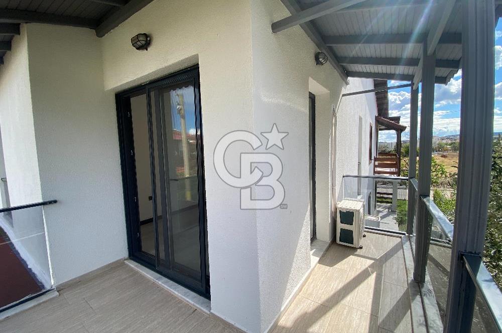 URLA GÜLBAHÇE'DE SİTE İÇİNDE 3+1 SATILIK DUBLEKS VİLLA