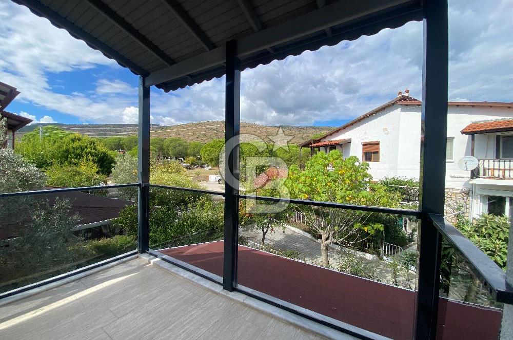 URLA GÜLBAHÇE'DE SİTE İÇİNDE 3+1 SATILIK DUBLEKS VİLLA