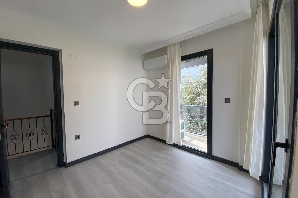 URLA GÜLBAHÇE'DE SİTE İÇİNDE 3+1 SATILIK DUBLEKS VİLLA