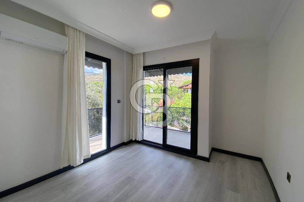 URLA GÜLBAHÇE'DE SİTE İÇİNDE 3+1 SATILIK DUBLEKS VİLLA