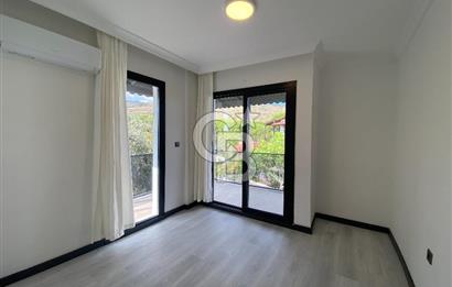 URLA GÜLBAHÇE'DE SİTE İÇİNDE 3+1 SATILIK DUBLEKS VİLLA