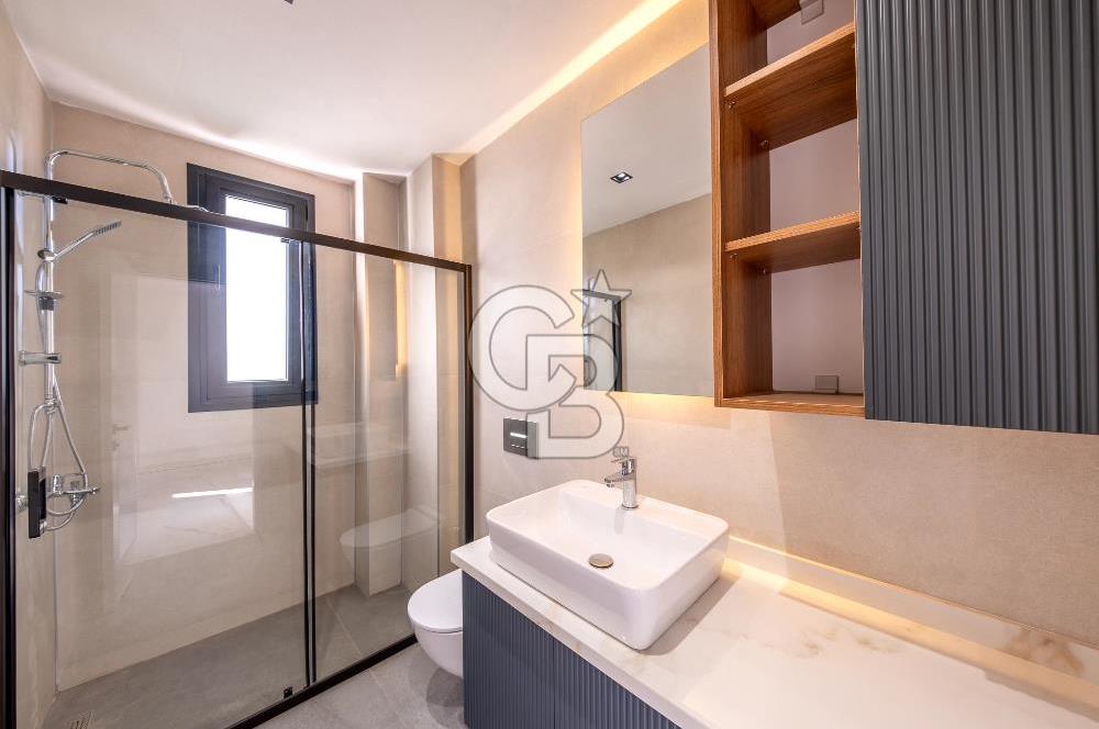 SEFERİHİSAR SIĞACIK SATILIK DENİZ MANZARALI 4+1 VİLLA