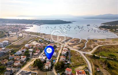 SEFERİHİSAR SIĞACIK SATILIK DENİZ MANZARALI 4+1 VİLLA