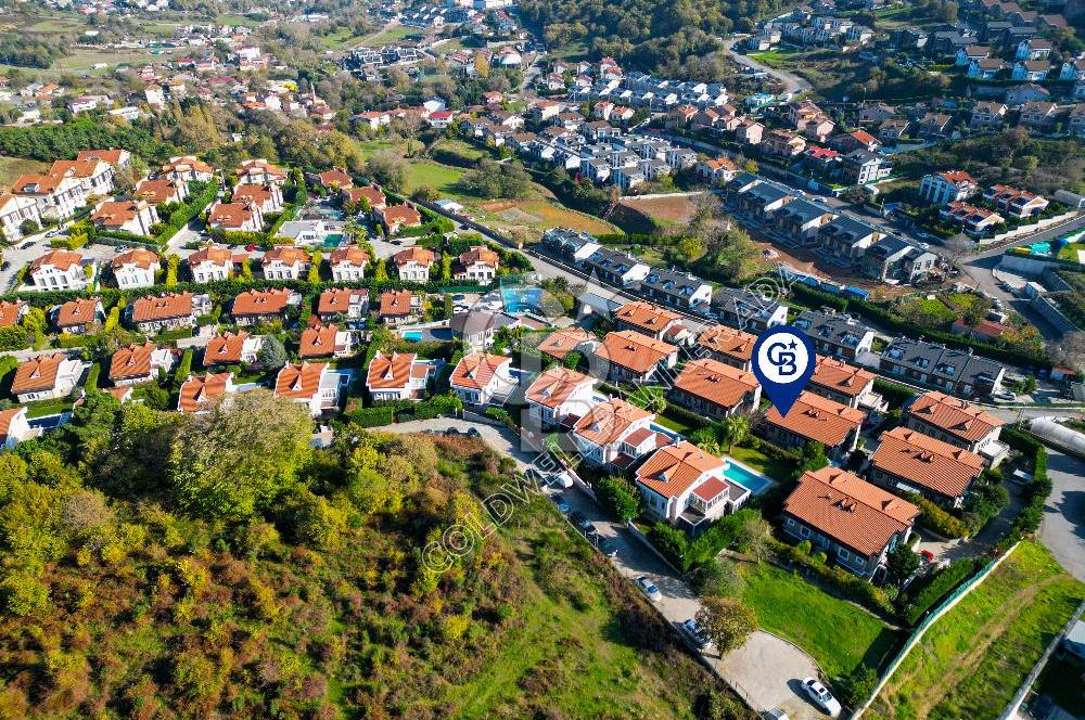 SARIYER USKUMRUKÖY’DE BELKIS KONAKLARI’NDA  3+1  BAHÇELİ ÇATI DUBLEKSİ