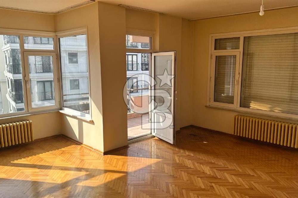 FENERYOLU GEDİKLİ SOKAK 3+1 120 M2 NET BALKONLU DAİRE