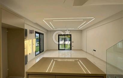 MENDERES COLDWELL BANKER POYRAZ'DAN GENİŞ BAHÇELİ MODERN VİLLA..