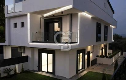 MENDERES COLDWELL BANKER POYRAZ'DAN GENİŞ BAHÇELİ MODERN VİLLA..