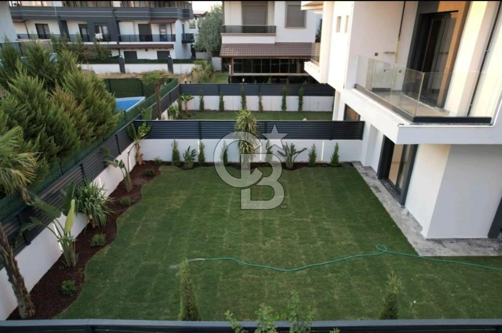 MENDERES COLDWELL BANKER POYRAZ'DAN GENİŞ BAHÇELİ MODERN VİLLA..