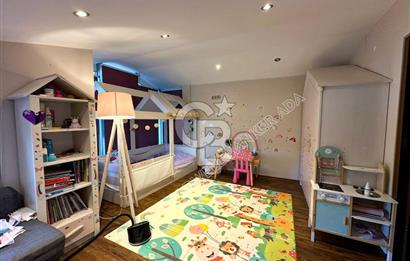 SARIYER USKUMRUKÖY’DE BELKIS KONAKLARI’NDA  3+1  BAHÇELİ ÇATI DUBLEKSİ