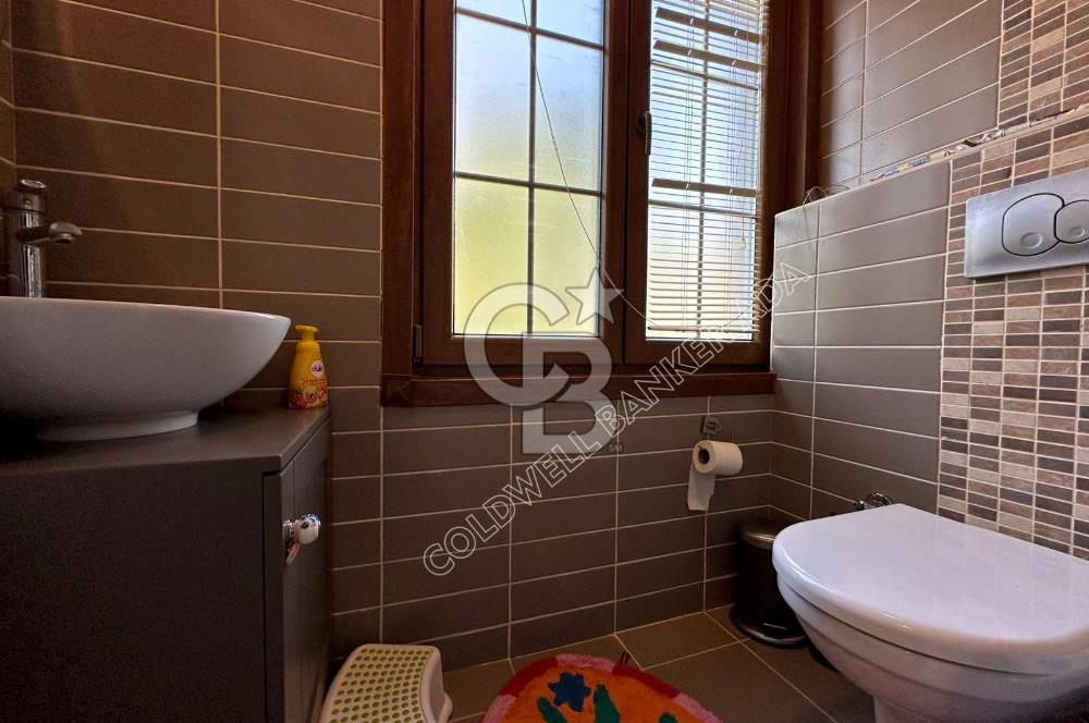 SARIYER USKUMRUKÖY’DE BELKIS KONAKLARI’NDA  3+1  BAHÇELİ ÇATI DUBLEKSİ