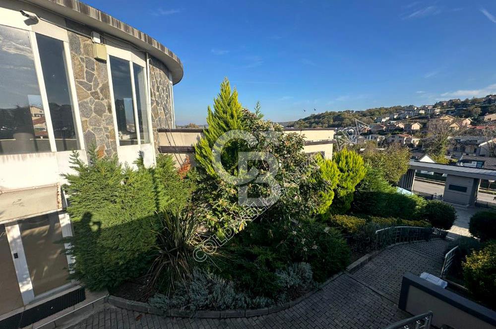 SARIYER USKUMRUKÖY’DE BELKIS KONAKLARI’NDA  3+1  BAHÇELİ ÇATI DUBLEKSİ