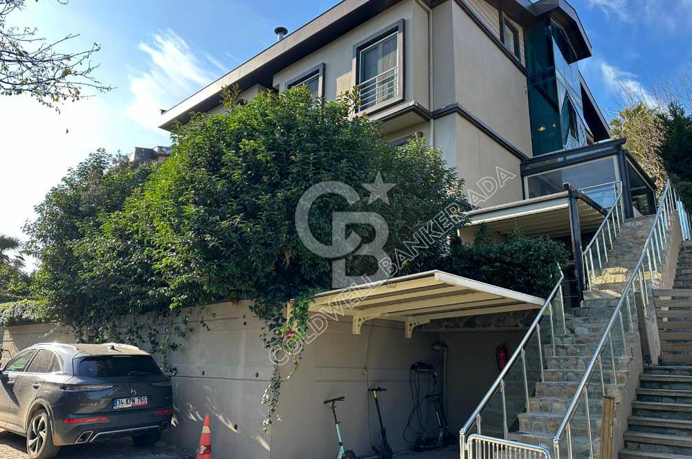 SARIYER USKUMRUKÖY’DE BELKIS KONAKLARI’NDA  3+1  BAHÇELİ ÇATI DUBLEKSİ