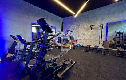 SARIYER USKUMRUKÖY’DE BELKIS KONAKLARI’NDA  3+1  BAHÇELİ ÇATI DUBLEKSİ