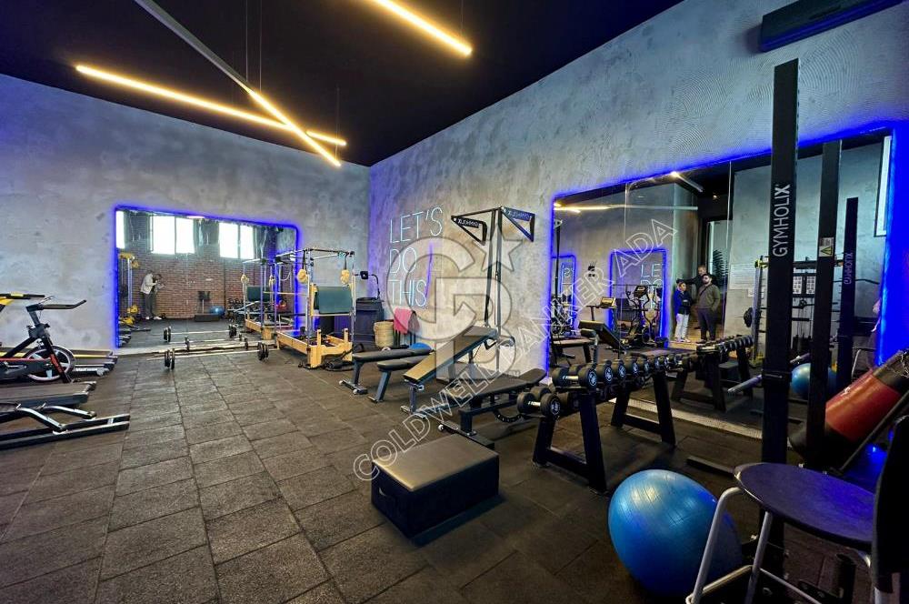 SARIYER USKUMRUKÖY’DE BELKIS KONAKLARI’NDA  3+1  BAHÇELİ ÇATI DUBLEKSİ