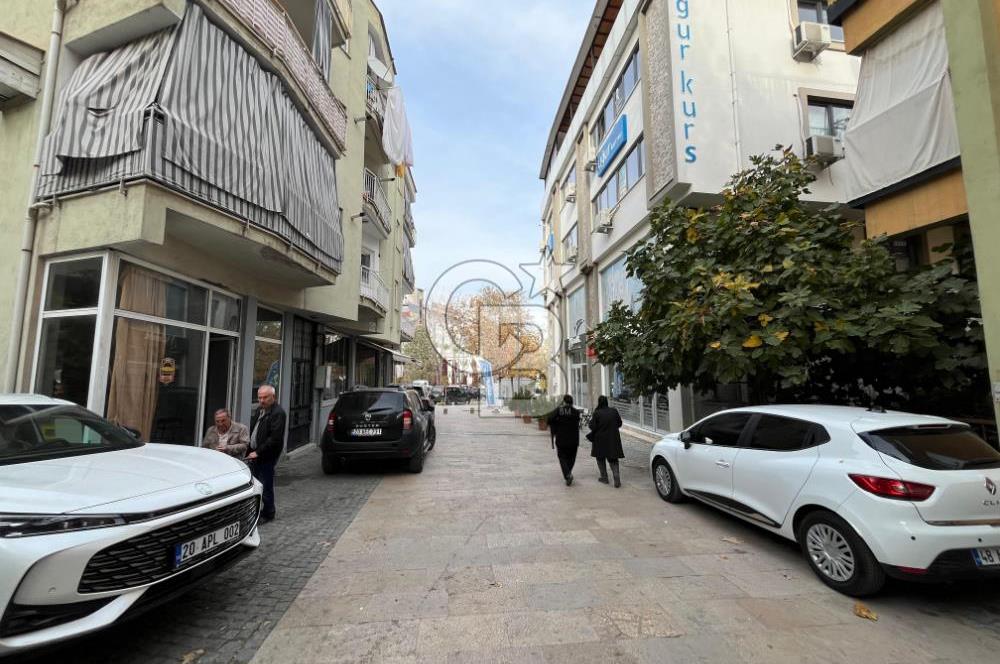 Çınar Meydanına Yakın 263 M² Satılık Kiracılı İşyeri