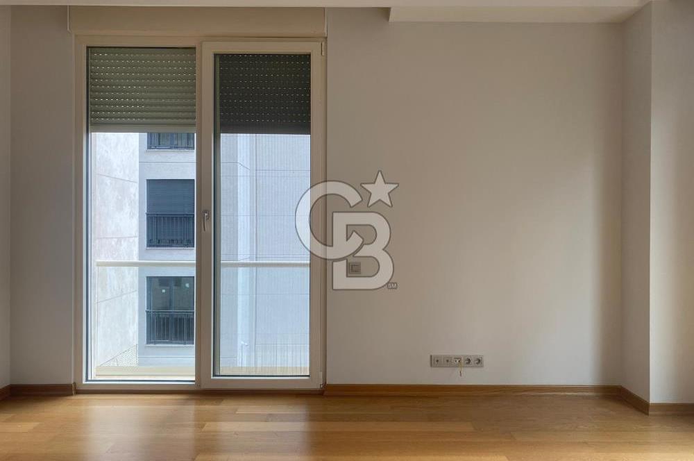 Erenköy Divan Sokağında Caddeye 5. Bina Kiralık Daire