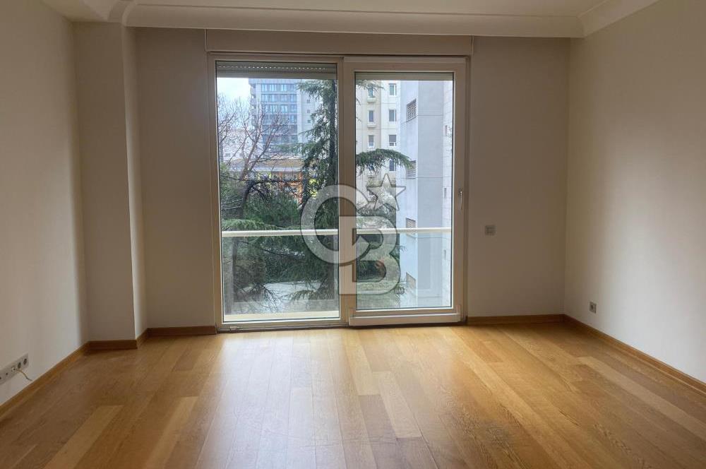 Erenköy Divan Sokağında Caddeye 5. Bina Kiralık Daire