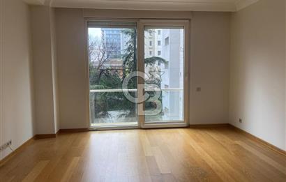 Erenköy Divan Sokağında Caddeye 5. Bina Kiralık Daire