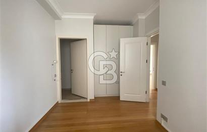 Erenköy Divan Sokağında Caddeye 5. Bina Kiralık Daire