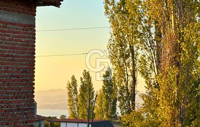 Çanakkale Lapseki Kocavelide Boğaz Manzaralı 377m²Arsa ve Taş Ev