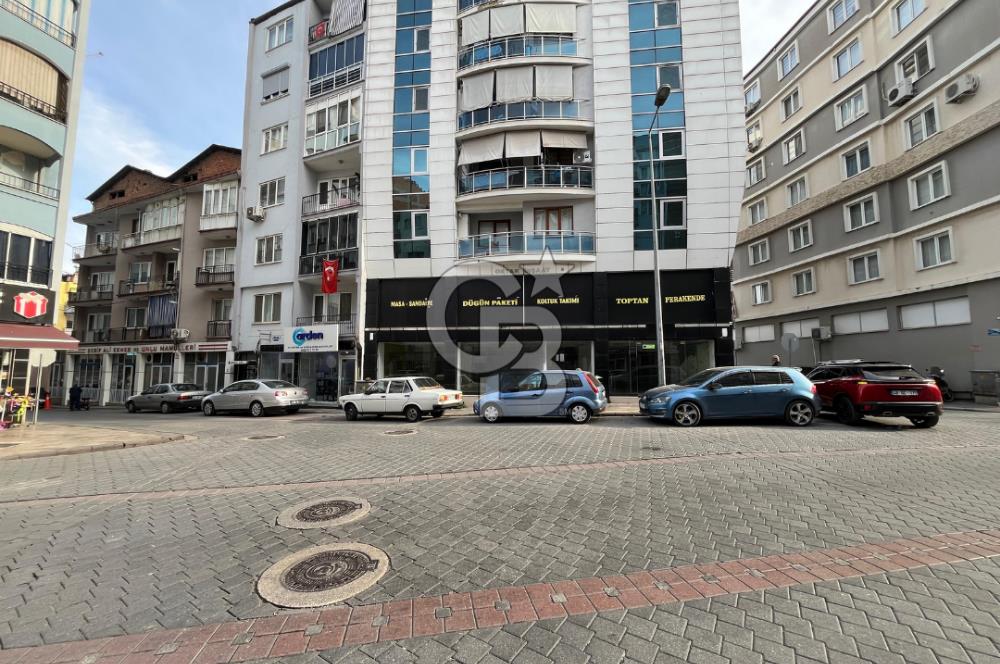 Pelitlibağ Mah. Cadde Üzeri 600 M² Kiralık İşyeri