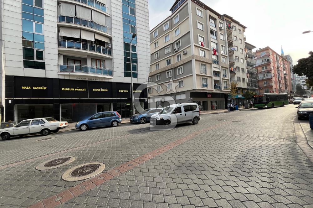 Pelitlibağ Mah. Cadde Üzeri 600 M² Kiralık İşyeri