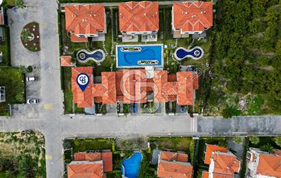 KARAOVA’DA STORIA AKDENİZ EVLERİNDE KÖŞE KONUMLU BÜYÜK BAHÇELİ VİLLA