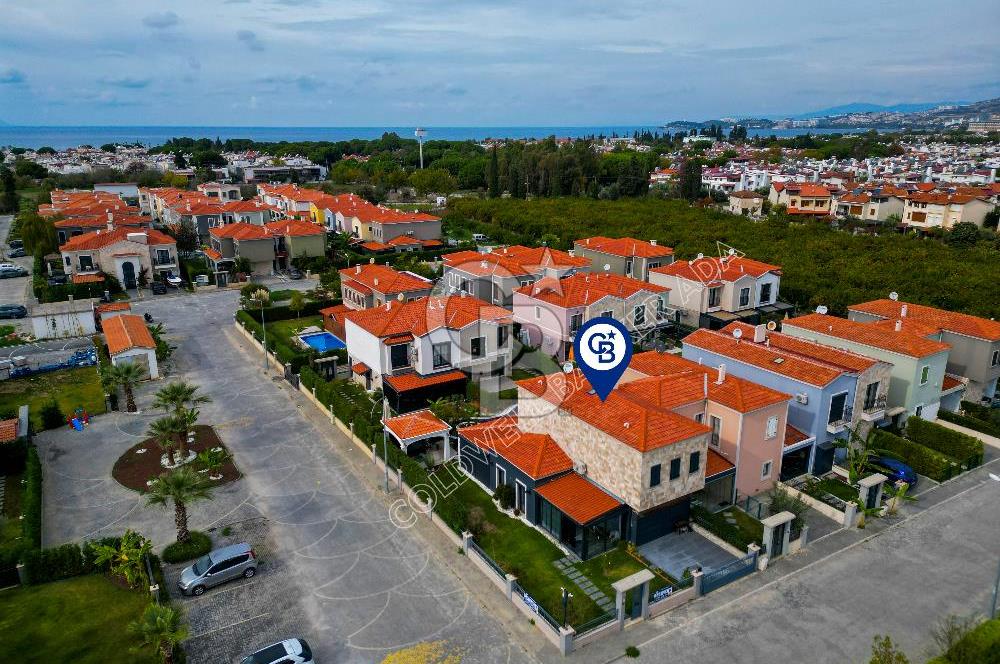 KARAOVA’DA STORIA AKDENİZ EVLERİNDE KÖŞE KONUMLU BÜYÜK BAHÇELİ VİLLA