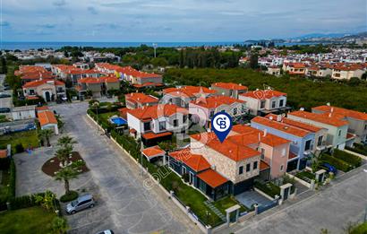 KARAOVA’DA STORIA AKDENİZ EVLERİNDE KÖŞE KONUMLU BÜYÜK BAHÇELİ VİLLA