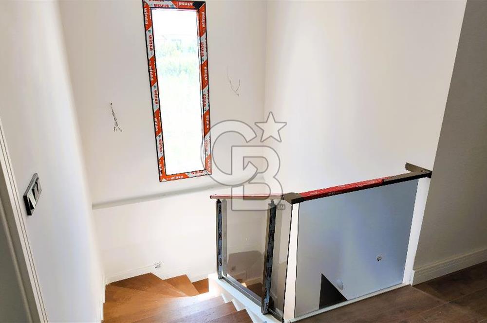 ÇANDARLI'DA SİTE İÇİNDE 3+1 120m2 SATILIK DUBLEKS VİLLA